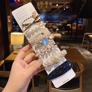 Random five sets of pearl hair clips